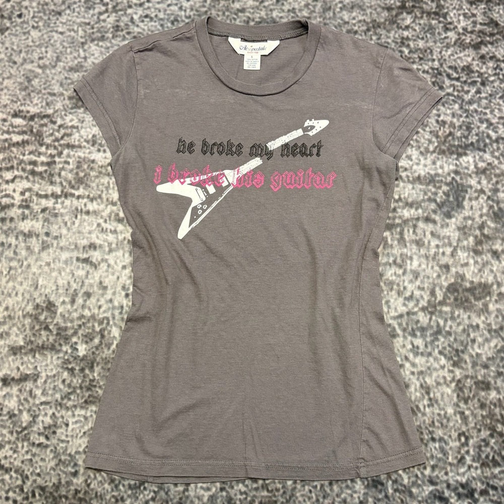 Aeropostale 'He Broke My Heart, I Broke His Guitar Shirt' Small Gray Fitted Y2K